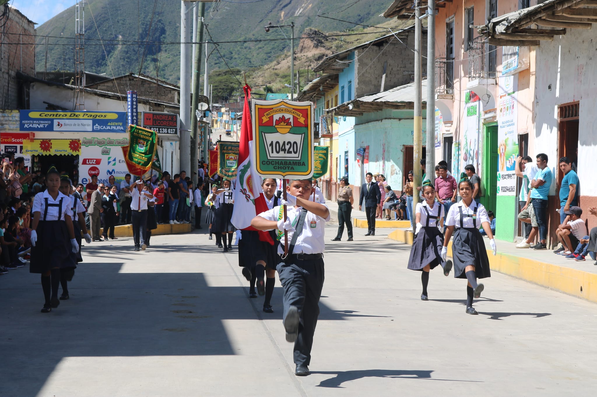 Ceremonia de aniversario N°57 de la I.E. "Anaximandro Vega Mateola".