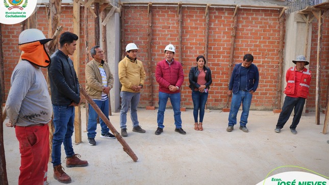 Alcalde y regidores visitan obras en el nuevo local comunal del Centro Poblado de Sogos.