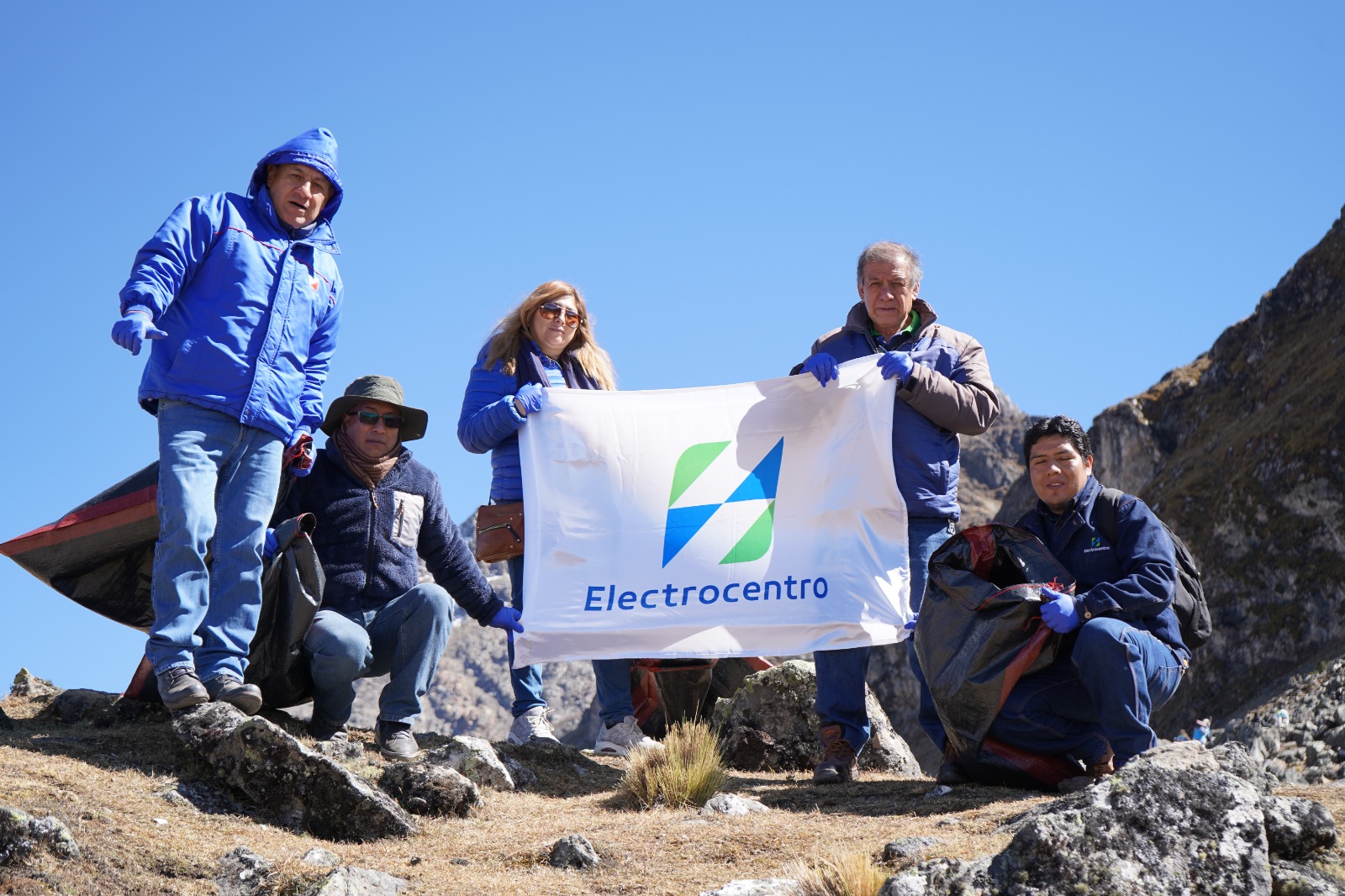 Electrocentro suma esfuerzos en segunda jornada de limpieza “Huaytapallana Te Quiero Limpio”