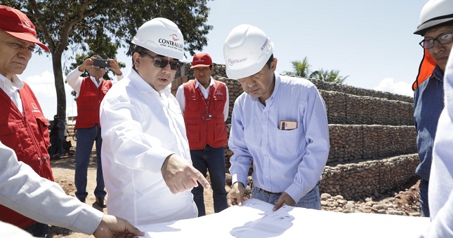 San Martín.- Durante la jornada de trabajo en el marco del Despacho Contralor en el departamento de San Martín, el contralor general, Nelson Shack Yalta, informó que durante el año 2022, la corrupción habría ocasionado a la región un perjuicio económico estimado de S/ 485 millones, de acuerdo al resultado de la Estimación de la Corrupción e Inconducta Funcional elaborado por el Observatorio Anticorrupción de la Contraloría. Lo revelado representa un nivel de incidencia del 11.6% del presupuesto devengado del año mencionado, a nivel regional.