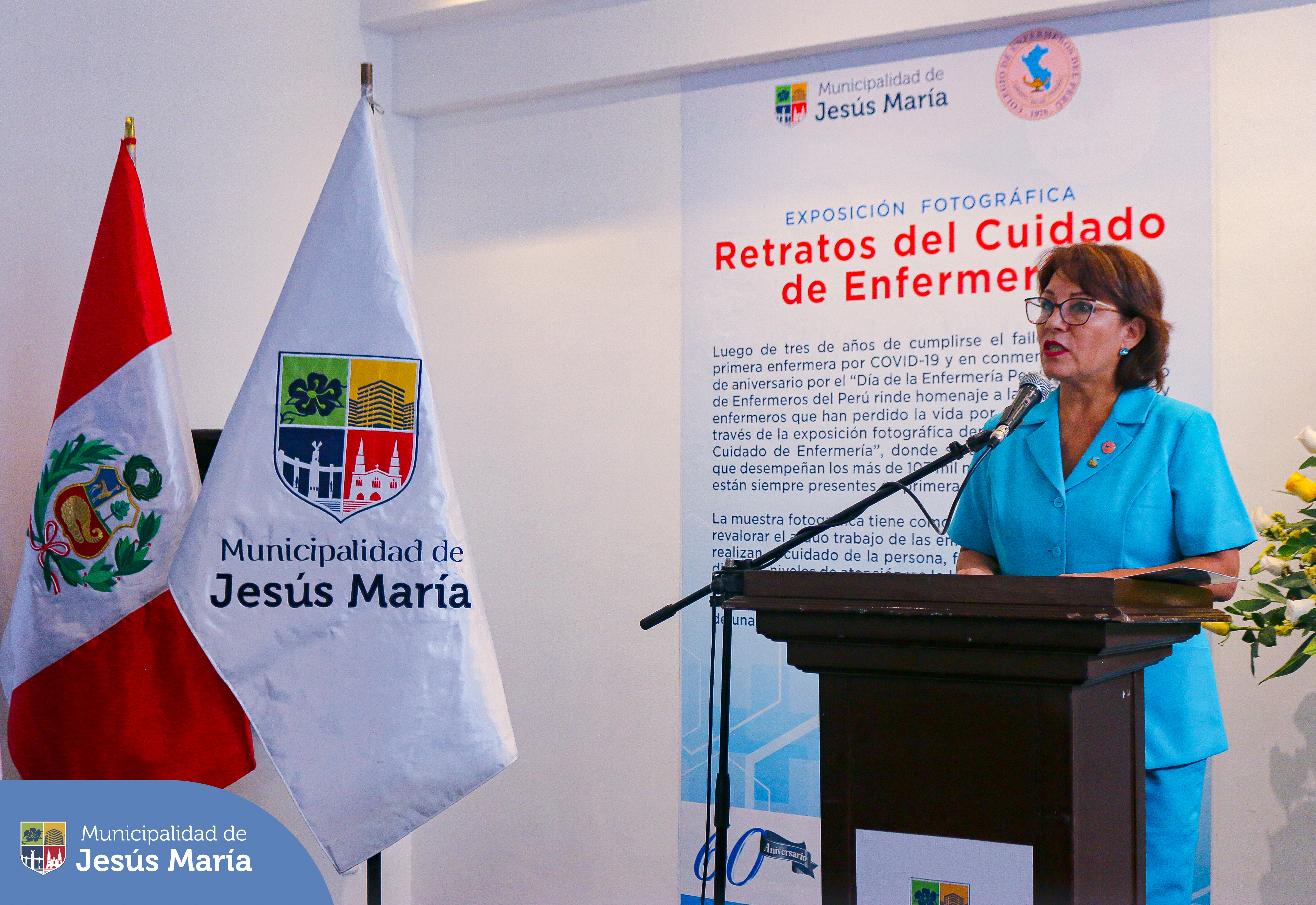 Con éxito se realizó la inauguración de la exposición de arte 📷 "Retratos del Cuidado de Enfermería" 👩🏻⚕️ con el objetivo de reconocer y revalorar su entrega al estar siempre en la primera línea de atención. 🫱🏻🫲🏼
El evento contó con la presencia de nuestros regidores y el Colegio de Enfermeros del Perú. El ingreso es libre y la muestra permanecerá hasta el 🗓️ 31 de agosto. ¡Los esperamos! 📌 Centro Cultural Sérvulo Gutiérrez - Av. Horacio Urteaga 535.
#JesúsMaríaSomosTodos