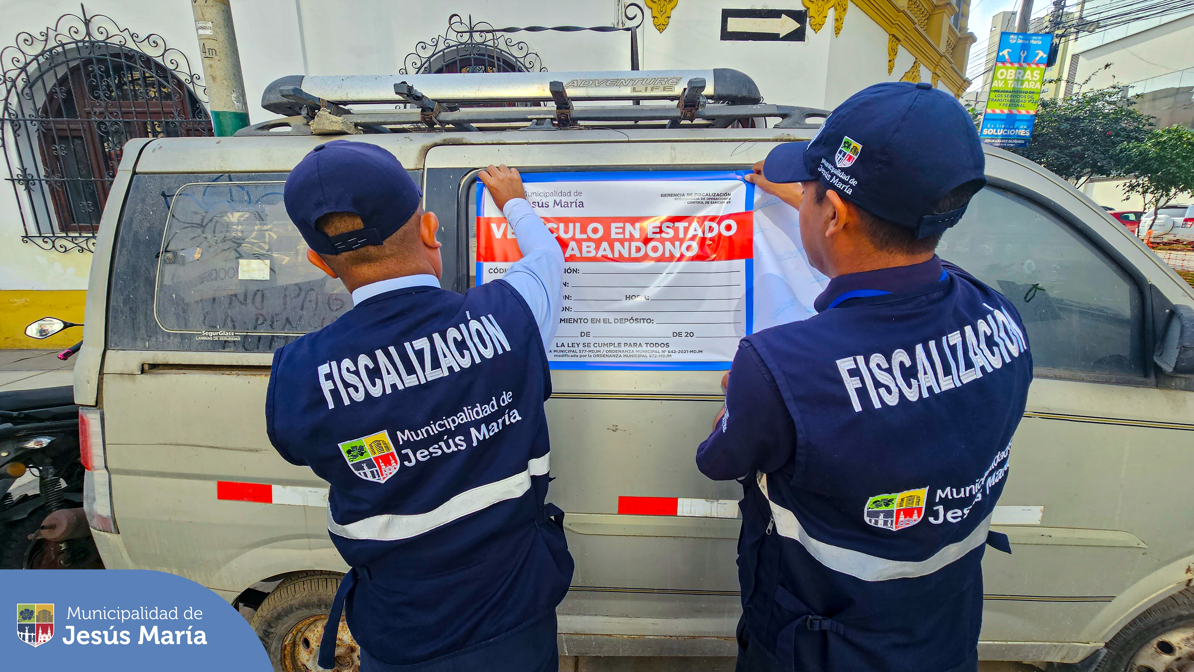 💪 Gerencia de Fiscalización de Jesús María, realiza acciones de control contra vehículos 🚘 abandonados en la cuadra 9 de la Av. Pachacútec obstaculizando la libre circulación y entorpeciendo el tráfico. 🚫🚎
✅ Exhortamos a los vecinos a respetar las normas de convivencia, a fin de preservar en el distrito un espacio óptimo para transitar y disfrutar de los lugares públicos con tranquilidad. 🫱🏻🫲🏼
Porque en #JesúsMaríaSomosTodos