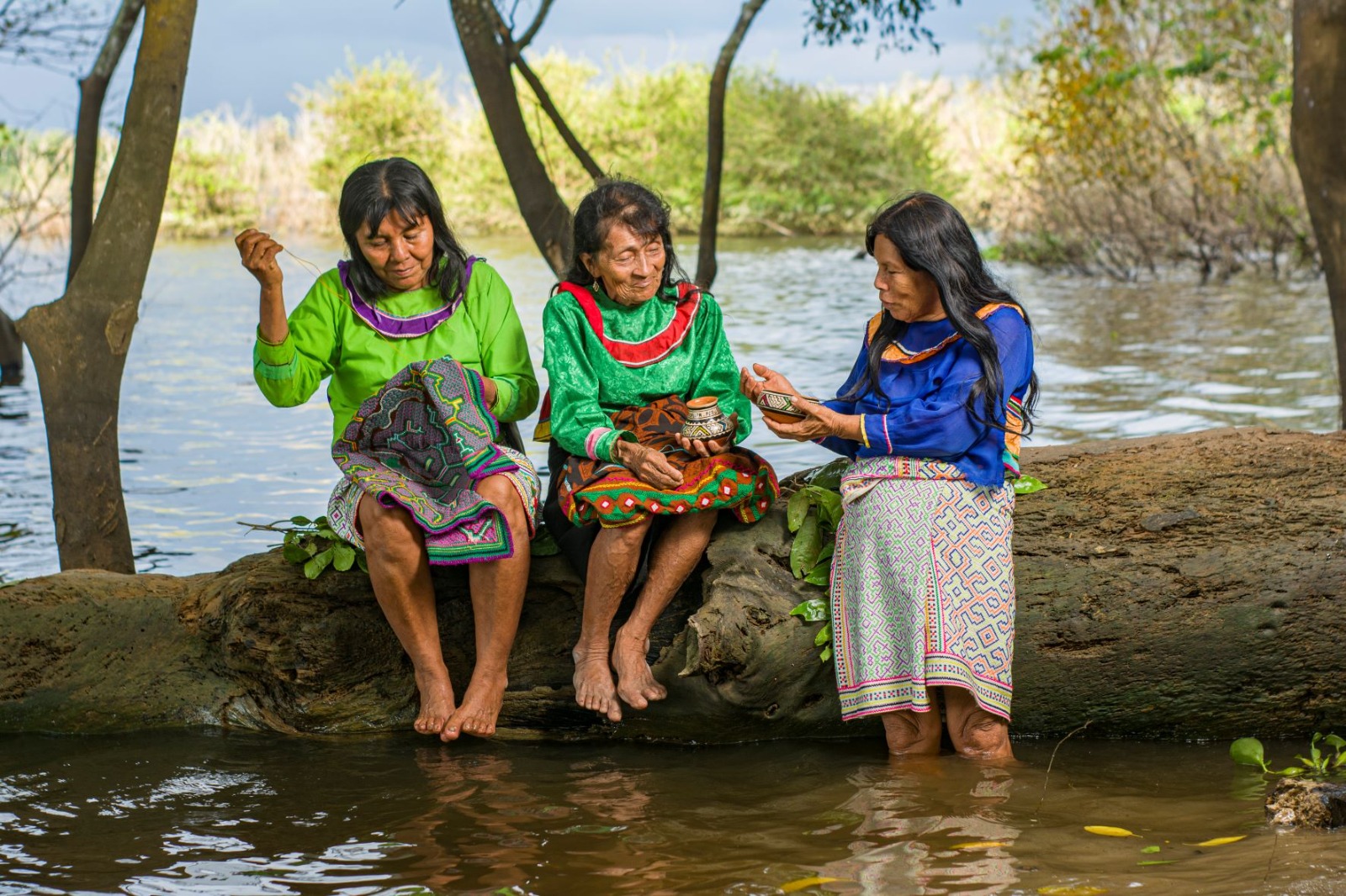 Tres mujeres creativas de Arequipa y Lambayeque ganan concurso de fotografía del Indecopi
