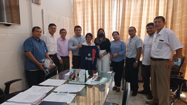 Neustros muchachos reciden indumentaria deportiva