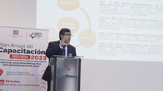 Fiscal provincial en Tráfico Ilícito de Drogas del Callao, Erwin Ary Rojas Trujillo, dictó conferencia sobre "beneficios penitenciarios" en la Corte Superior del Callao