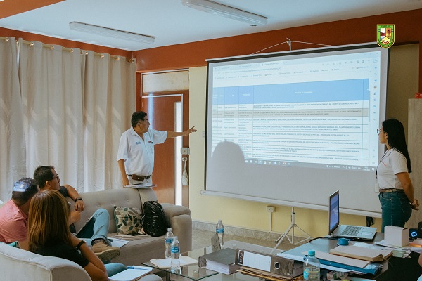Reunión de coordinación entre funcionarios del ANA y MDCPS