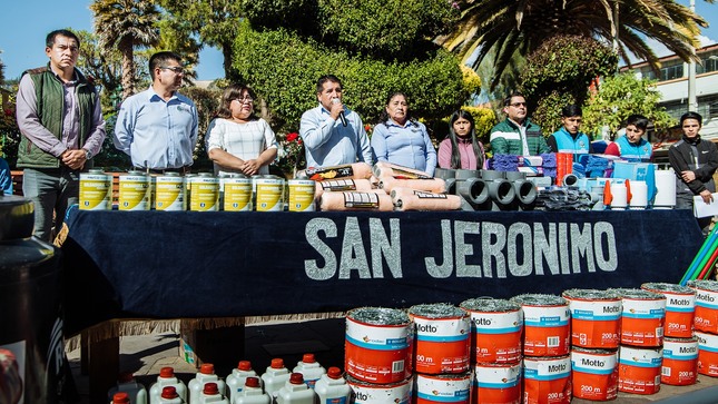 entrega de materiales a JASS