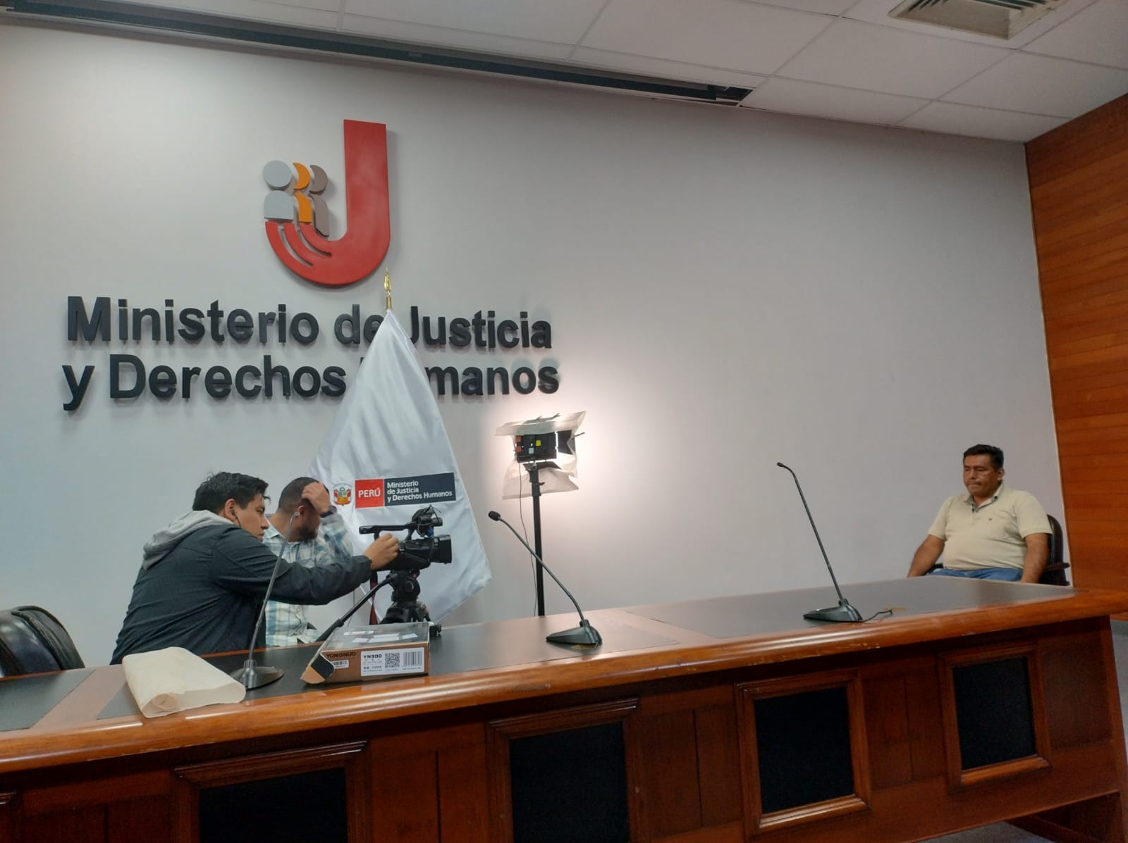 Firma convenio con CMAN para construcción de 5 locales multiusos.
