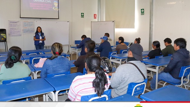 La Municipalidad Distrital de Condebamba, a través de Subgerencia de Desarrollo Económico Local, realizó charla informativa a los propietarios de los diferentes negocios dentro del distrito, con la finalidad de formalizar las actividades comerciales.
🔴El gobierno municipal,  busca mejorar la atención al publico consumidor, puesto que los negocios que se formalicen contarán con capacitaciones permanentes e incremento de ventas debido a la buena atención.