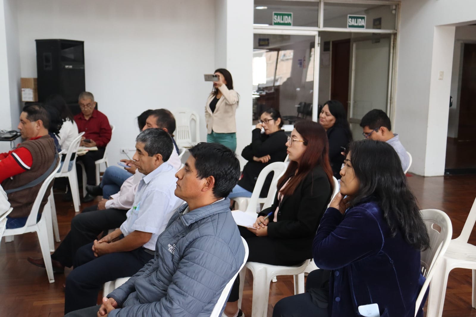 En importante mesa de trabajo se dio a conocer proyecto de ordenanza que favorecerá a los emolienteros de Huaral