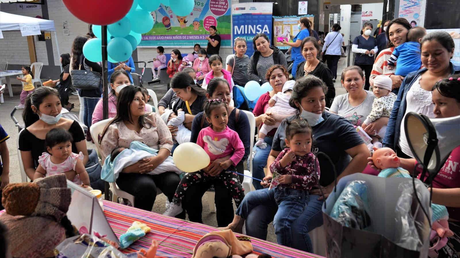 Semana de la lactancia materna realizan concurso del bebé mamoncito en Ate