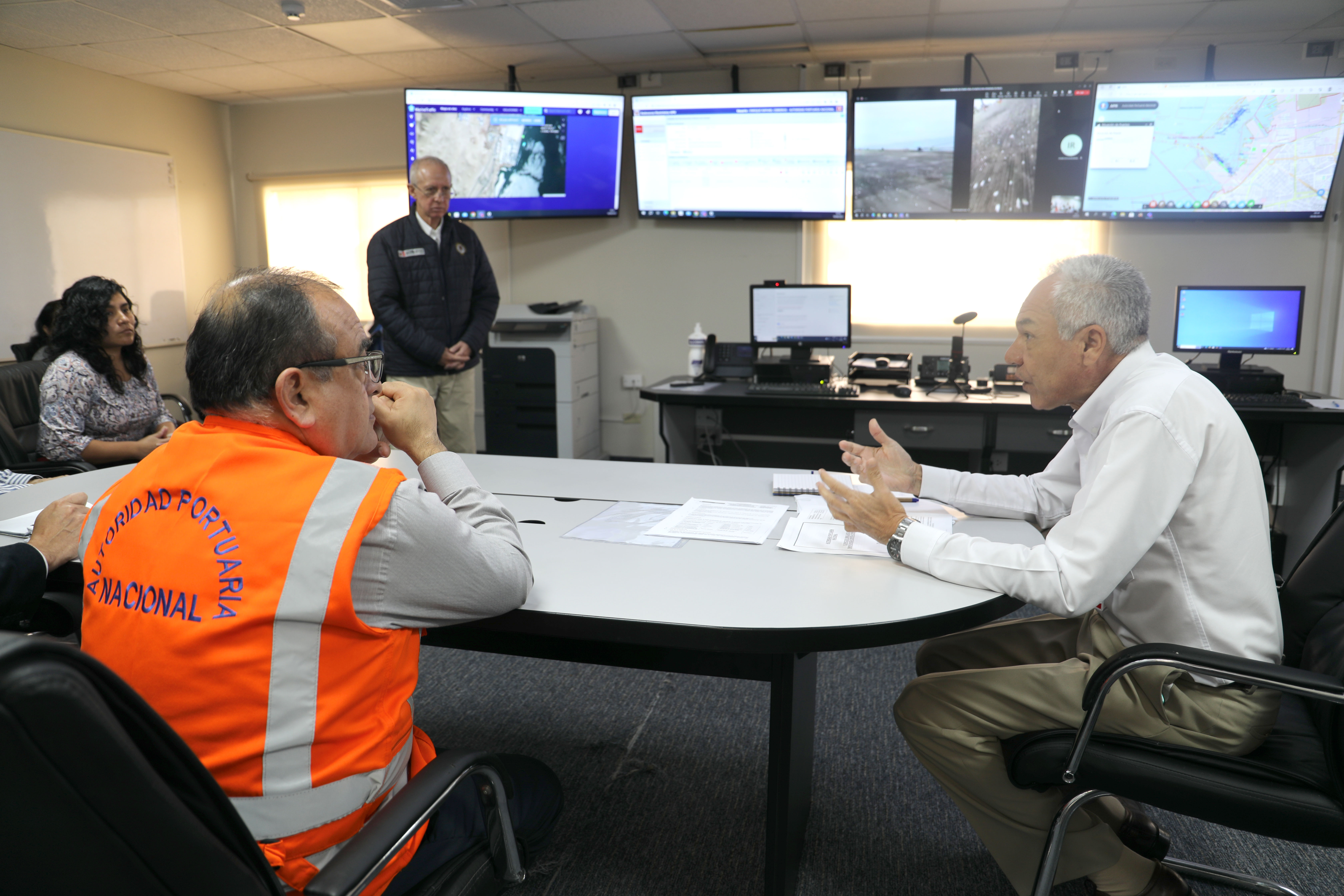 Sala de Coordinación y Toma de Decisiones de la APN realiza ejercicio de crisis en terminal portuario