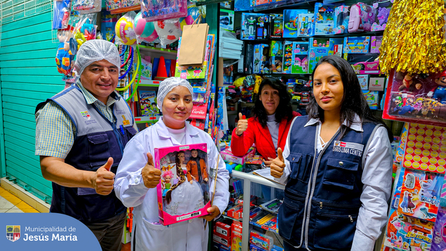 En marco de la celebración del Día del Niño 👧🏻👦🏻, la Municipalidad de Jesús María, a través de la Subgerencia de Sanidad, y el Ministerio de Salud del Perú, con alianza de DIGESA,  ejecuto un operativo con el objetivo de constatar las condiciones de salubridad de los productos que se expenden en las jugueterías 🧩🎲 del Mercado San José. 
Estaremos realizando estos operativos en diversos puntos de nuestro distrito. 👩🏻‍⚕️
Porque en #JesúsMaríaSomosTodos
