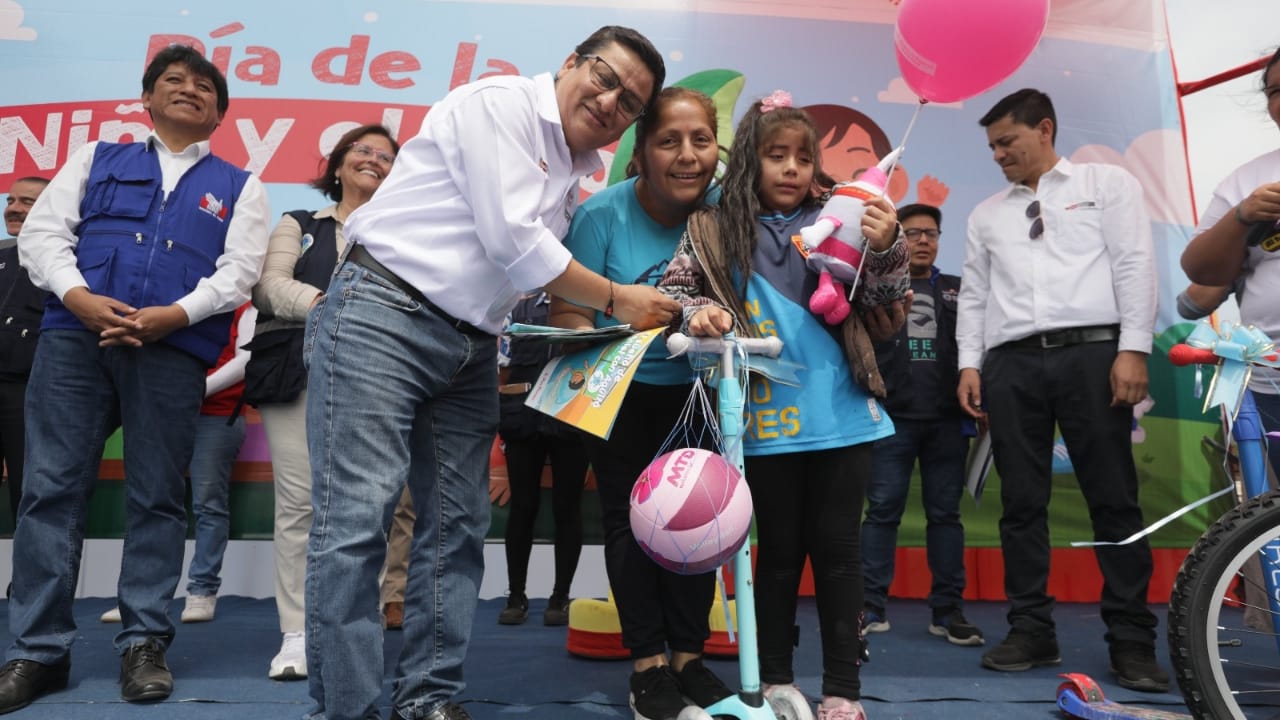 Día del Niño: Ministro Vásquez anuncia la implementación del programa “Niños de Hierro” 