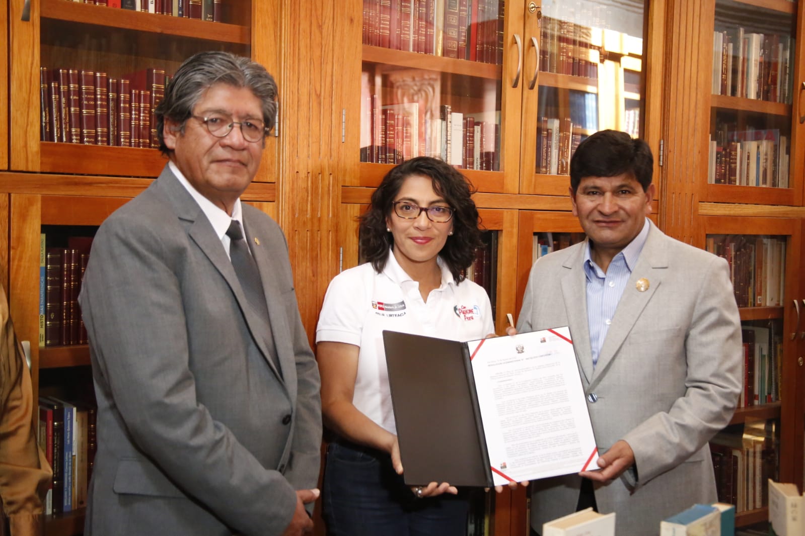 Ministerio de Cultura anuncia presentación de proyecto de ley en favor del libro y la lectura en el Congreso