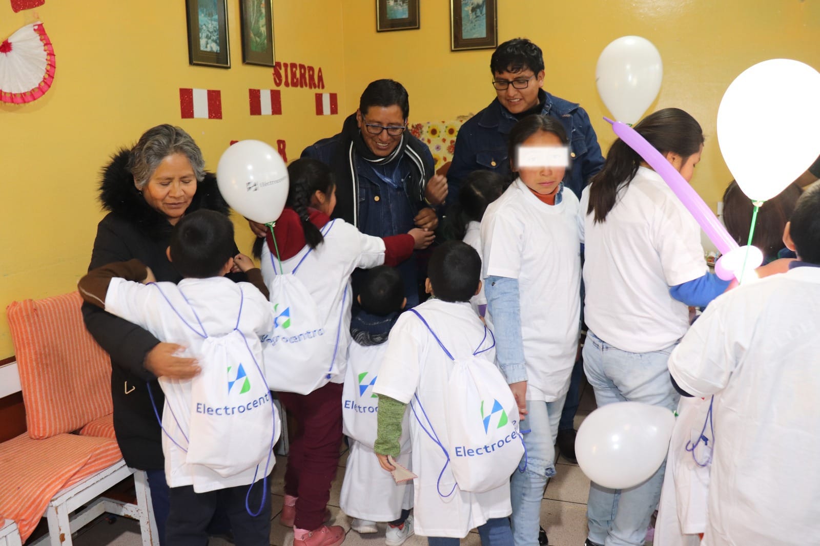 Pasco: Voluntariado de Electrocentro llevan alegría y bienestar a los Niños del Albergue “Caro San Francisco de Asís”