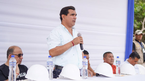 Gobernador da inicio a construcción de minicomplejo deportivo en Los Claveles por más de S/ 7 millones
