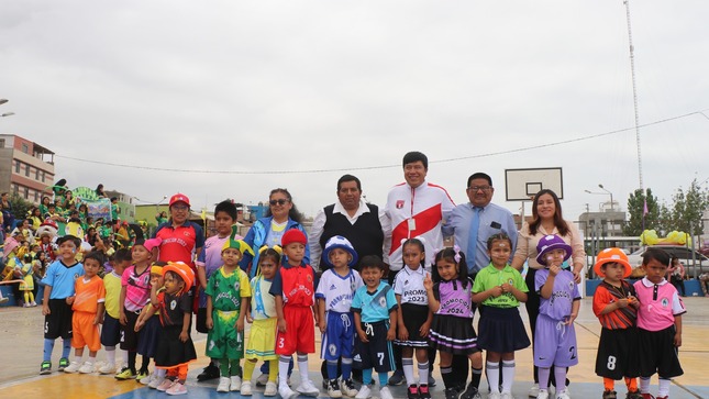 ALCALDE LIC. JUAN REAÑO PARTICIPÓ EN LA INAUGURACIÓN DE LAS OLIMPIADAS DEPORTIVAS DE LA I.E.I.  MEDALLITA MILAGROSA