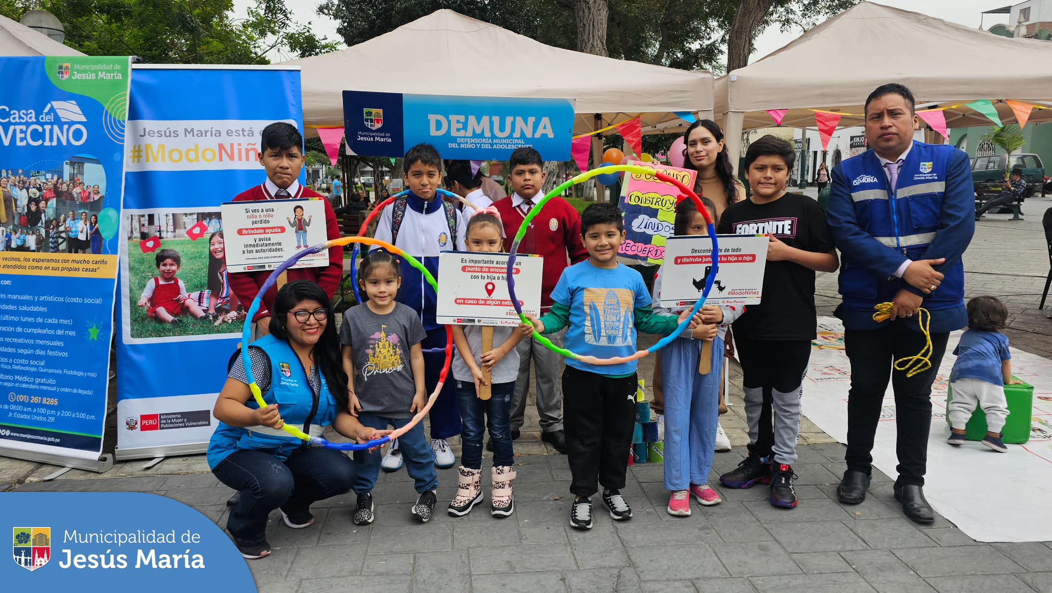 La Municipalidad de Jesús María organizó una mañana de diversión🤩 y juegos lúdicos 🧩 especialmente diseñados para nuestros pequeños 💗 en la 📌 Plaza San José, donde disfrutaron de diversas actividades 🫧y módulos educativos ♟️ creando recuerdos inolvidables con familia, amigos y vecinos. 👨👩👧
Porque en #JesúsMaríaSomosTodos 💙