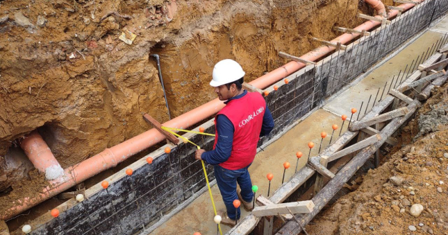 La Contraloría General advirtió a la Municipalidad Provincial de San Martín sobre deficiencias en la ejecución de la obra de mejoramiento del sistema de drenaje pluvial en la parte alta del sector colector Jr. Perú del distrito de Tarapoto, tales como partidas sobrevaloradas, inadecuada compactación e incumplimiento de las especificaciones técnicas, hechos que afectarían su buen funcionamiento.