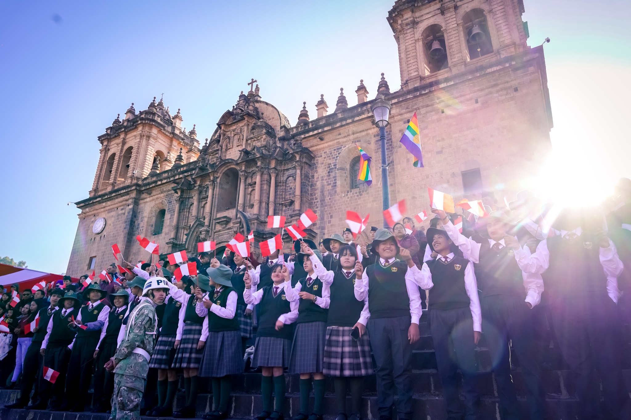 Presidenta de la Corte Superior de Justicia de Cusco participó en la ceremonia por el Día de la Bandera Peruana