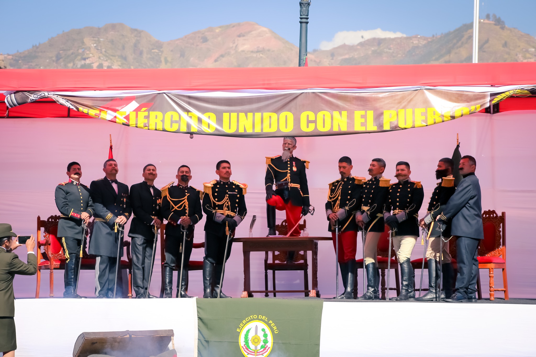 Presidenta de la Corte Superior de Justicia de Cusco participó en la ceremonia por el Día de la Bandera Peruana