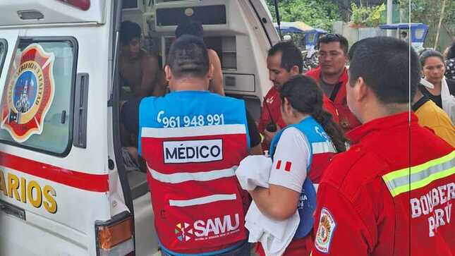 Loreto Geresa y Red de Salud Alto Amazonas brindan atención médica y en salud mental a personas afectadas por el incendio