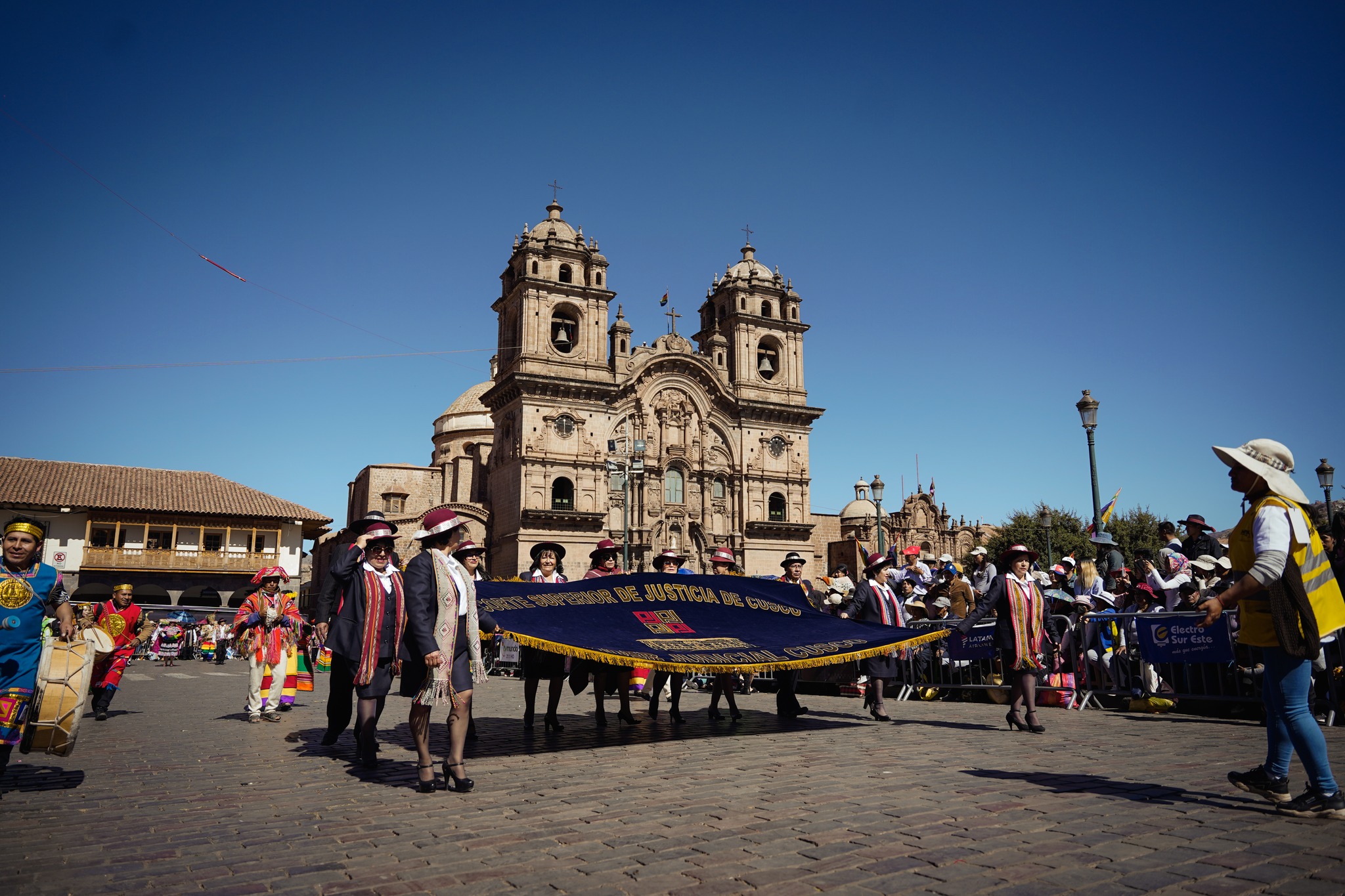 Corte Superior de Justicia de Cusco rinde homenaje a la Ciudad Imperial