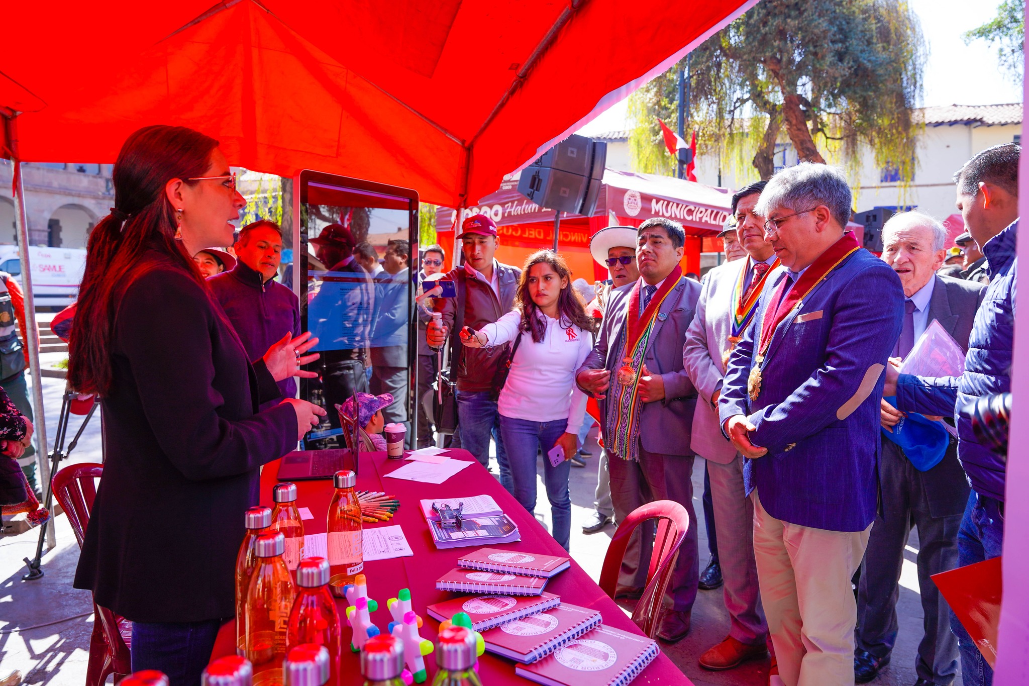 Corte Superior de Cusco participó activamente en la Feria Informativa de Buenas Prácticas de Integridad y Lucha contra la Corrupción