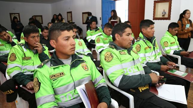 Efectivos Policiales de la provincia de Paucartambo fueron capacitados en la atención de casos de violencia