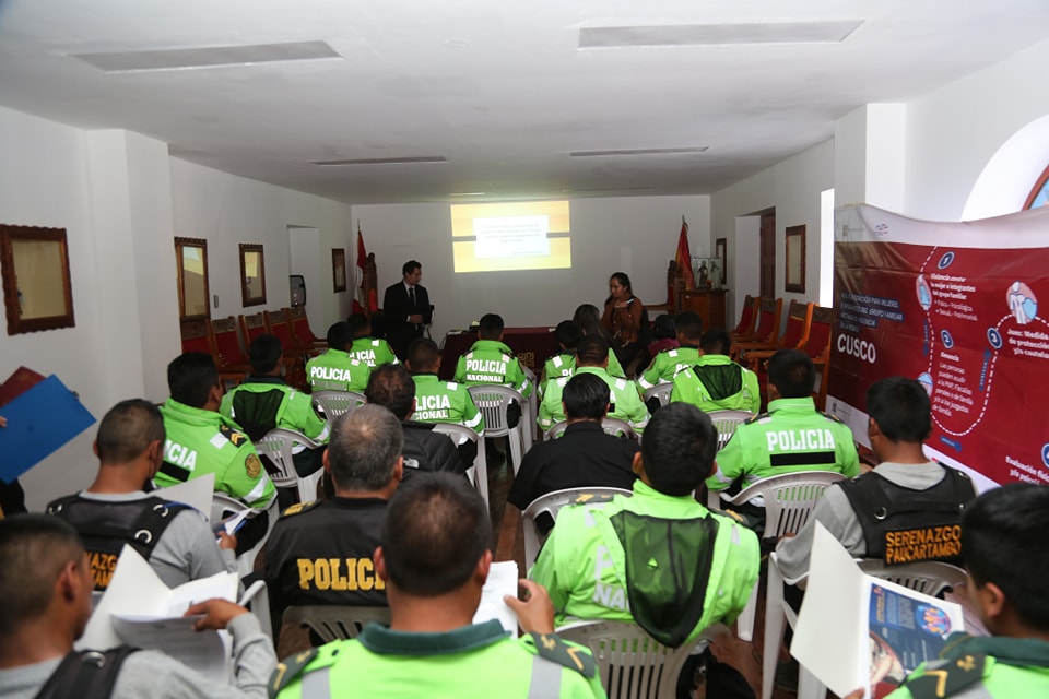 Efectivos Policiales de la provincia de Paucartambo fueron capacitados en la atención de casos de violencia