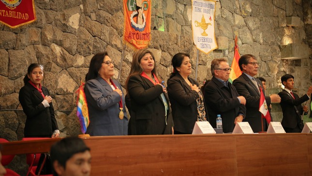 Presidenta de la Corte Superior de Justicia de Cusco participó en la ceremonia protocolar de entrega de licenciamiento al IST Túpac Amaru