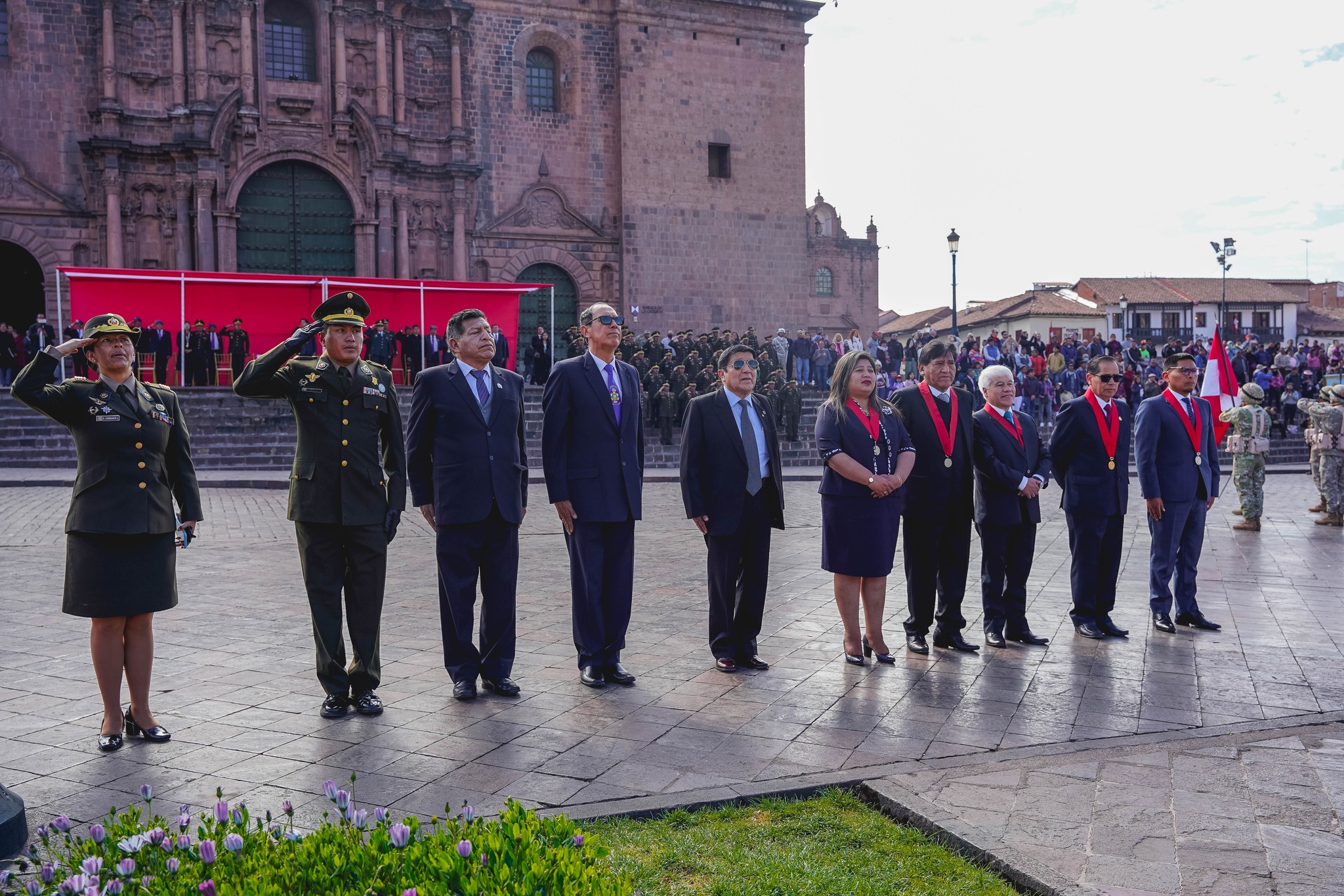 Corte Superior de Justicia de Cusco participó en el izamiento del Pabellón Nacional y desfile dominical por el Día del Juez y la Jueza