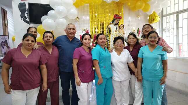 Nuestra patrona recorre los diferentes servicios del nosocomio