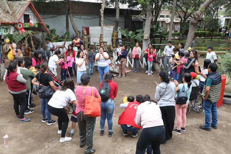 Más de 50 niños inscritos en la OMAPEP recibieron terapia recreativa en el Jardín Botánico.