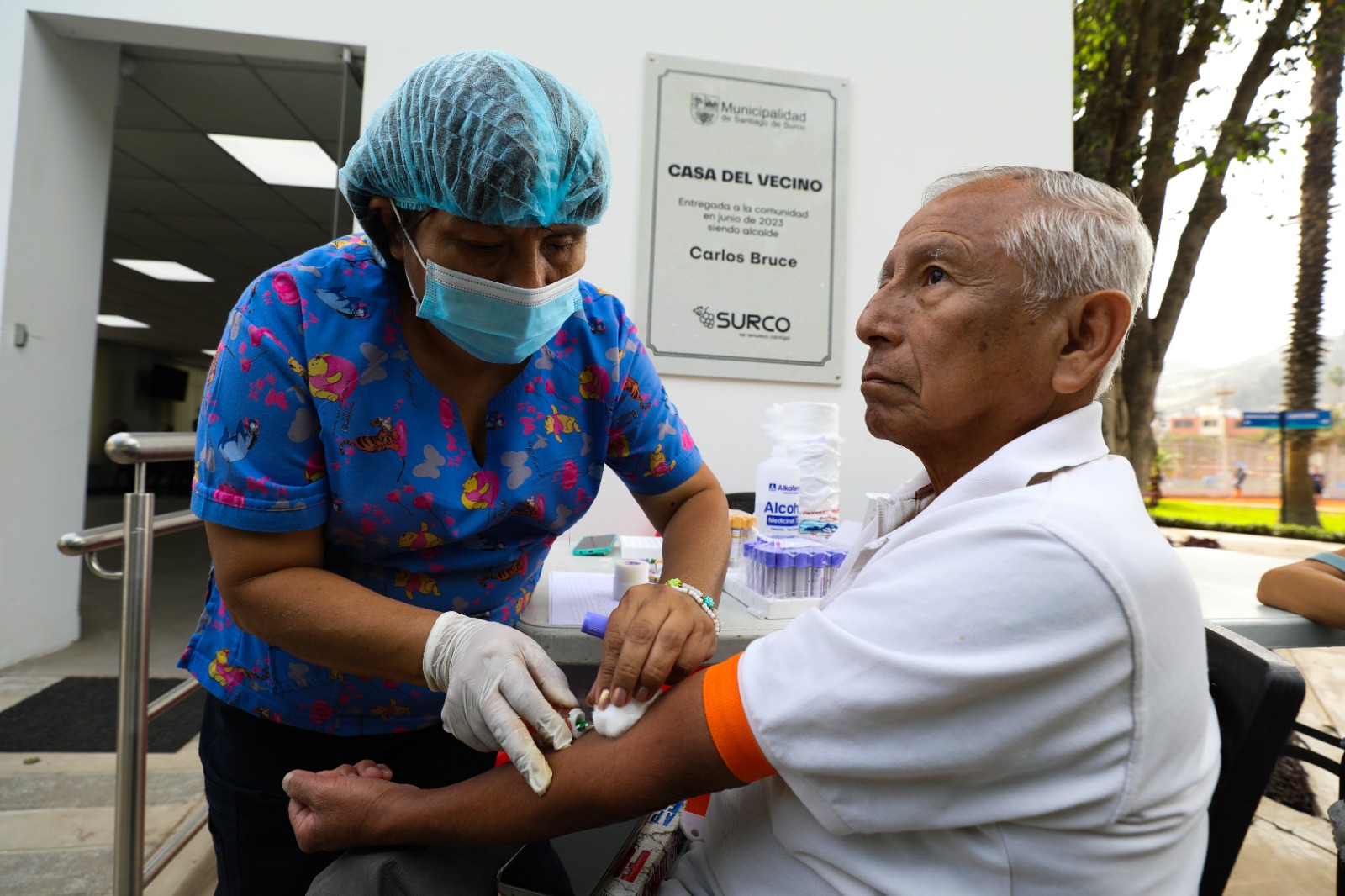 Se realizaron pruebas de laboratorio a los adultos mayores.