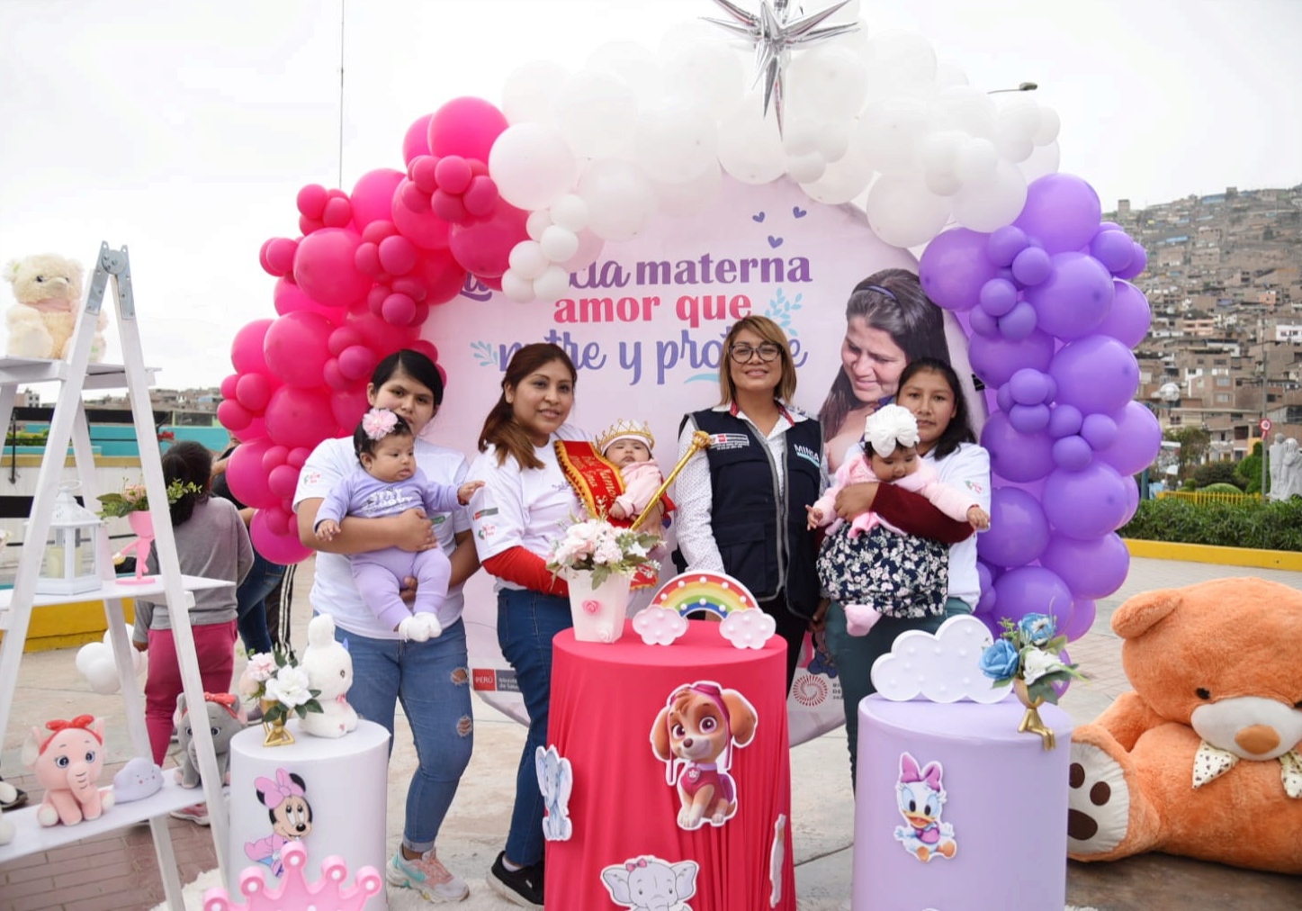 Premian a bebés mamoncitos ganadores de concurso realizado en 13 distritos de Lima sur