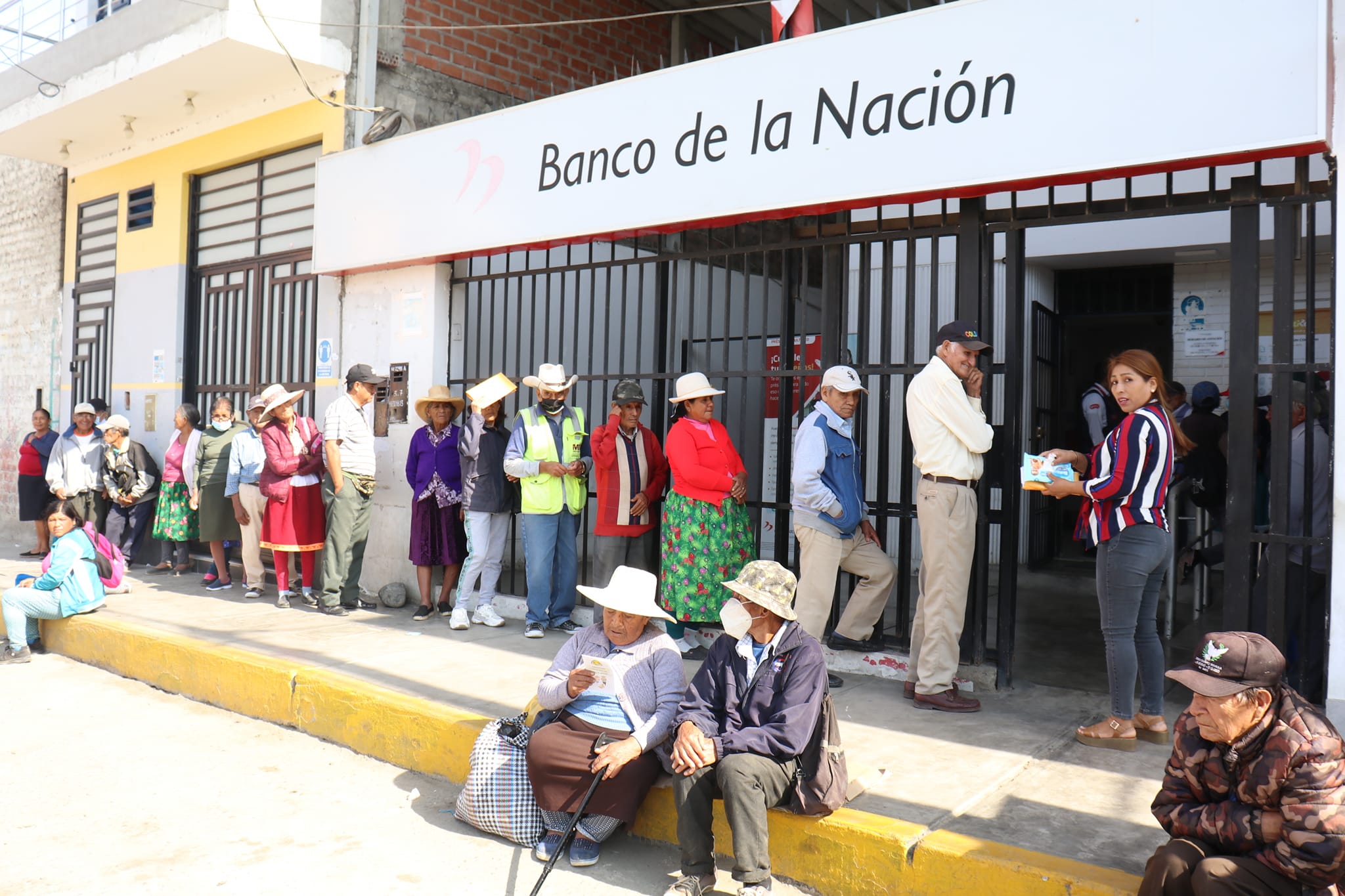 Pago a los beneficiarios del Programa Pensión 65