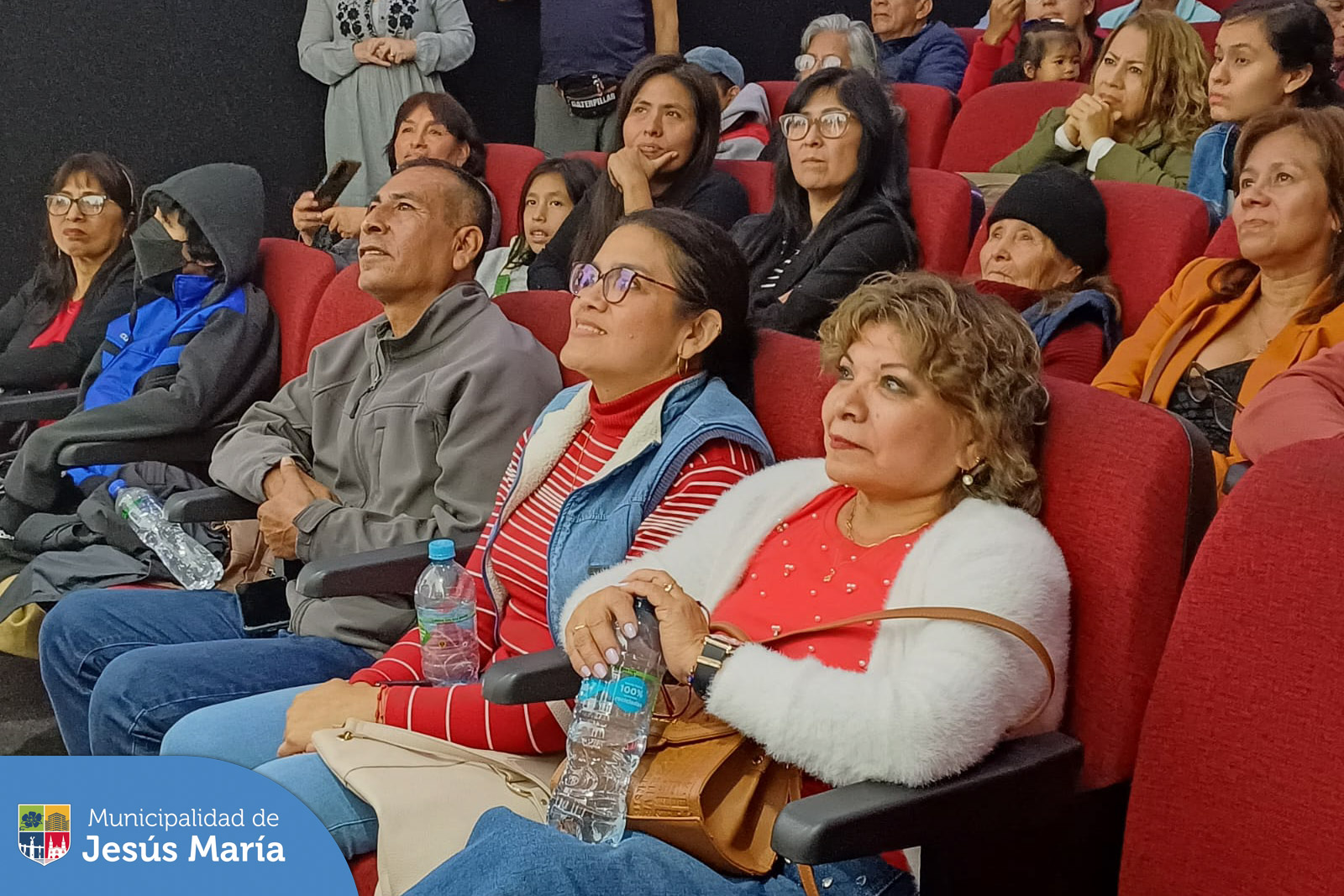 La 🎭 obra musical "Noé" llegó a Jesús María gracias a Musical Ciudadano. La actividad protagonizada por actores con Síndrome de Down nos trajo un mensaje de esperanza con una perspectiva moderna. 🤩
#Inclusión #SíndromeDeDown #JesúsMaríaSomosTodos