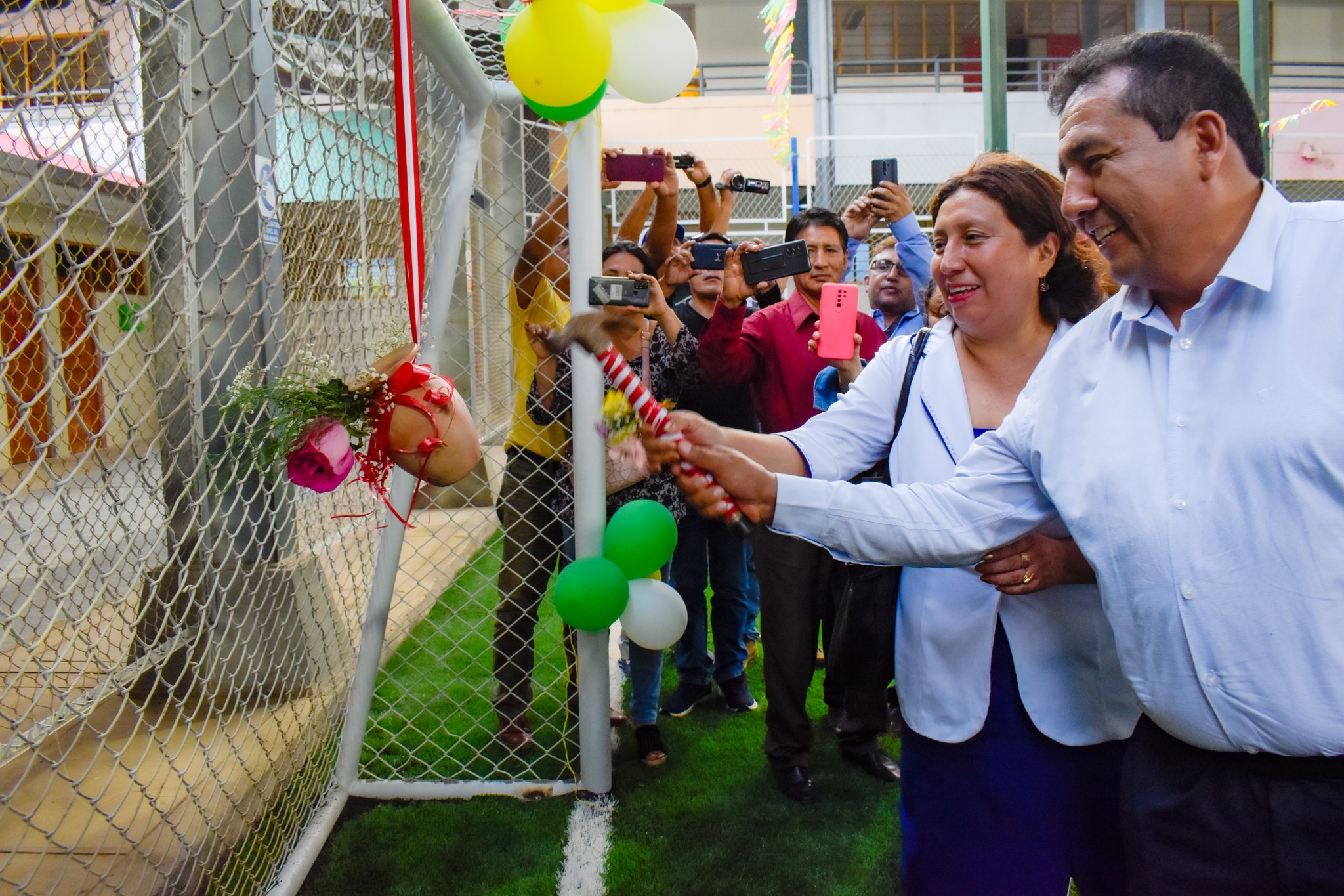 Entrega de campo deportivo en la emblemática institución educativa Manco II