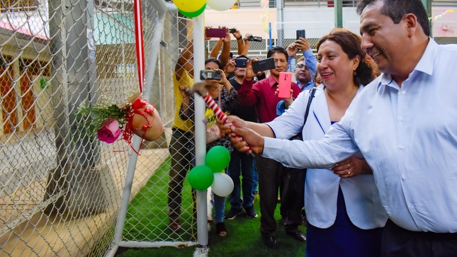Entrega de campo deportivo en la emblemática institución educativa Manco II
