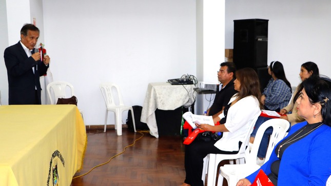 Municipalidad provincial impulsa la formalización empresarial a través de capacitación a comerciantes