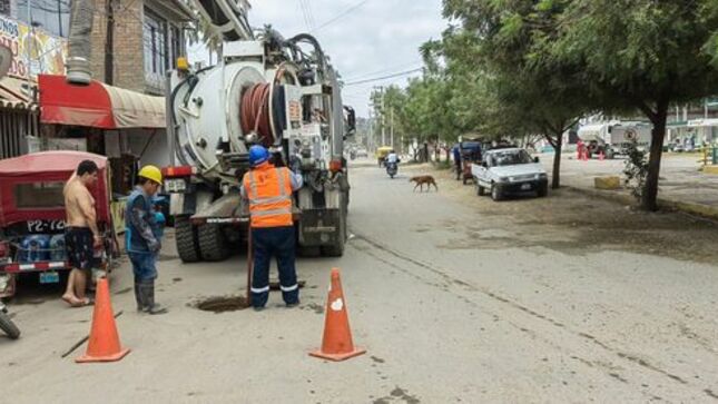 Solucionan Colapso De Desague En Av. Ramón Castilla