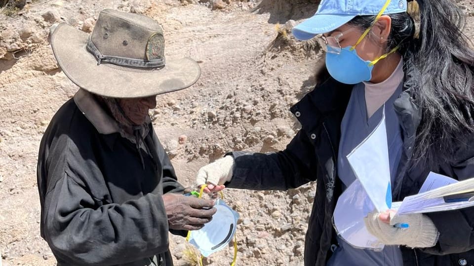 Arequipa: Geresa garantiza abastecimiento de medicamentos y equipos de protección para personas afectadas por cenizas de volcán Ubinas
