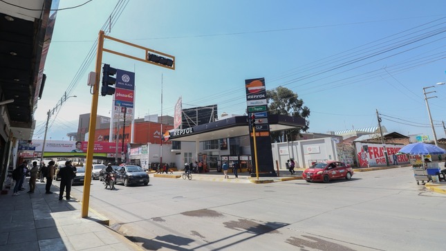 Nuevos semáforos libera esquina congestionada