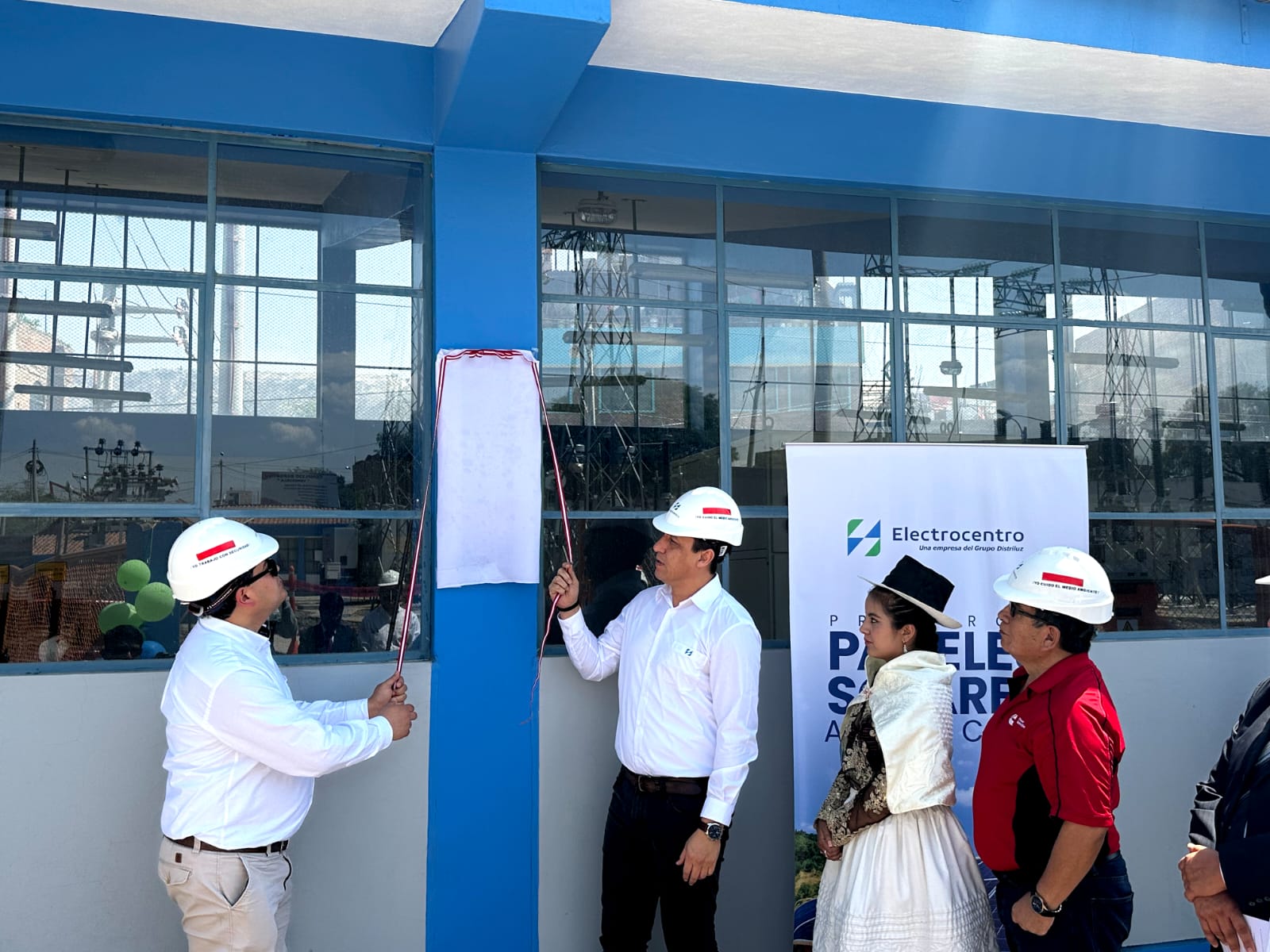 Ayacucho: Electrocentro instala los primeros paneles solares en Huamanga