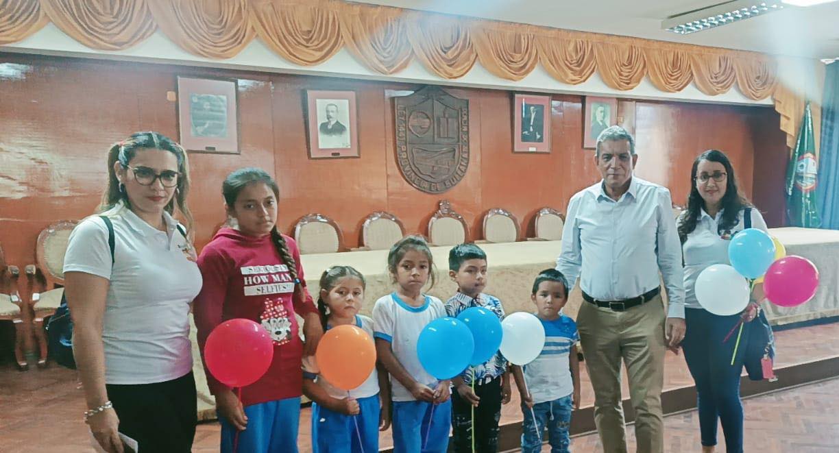 Alcalde Recibe A Niños Del Distrito De Ignacio Escudero