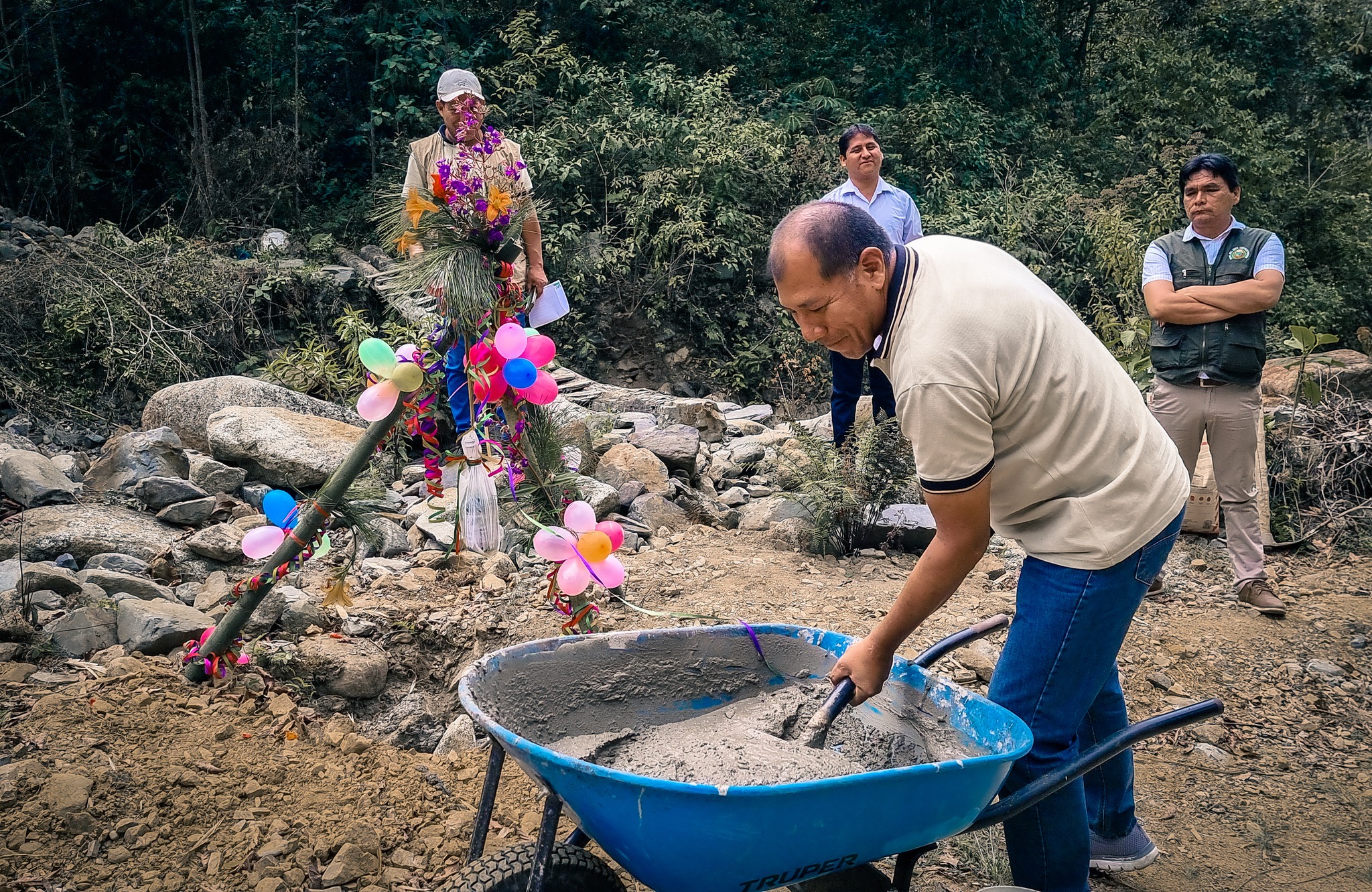 Construyendo conexiones un nuevo camino para la comunidad de Madre Selva