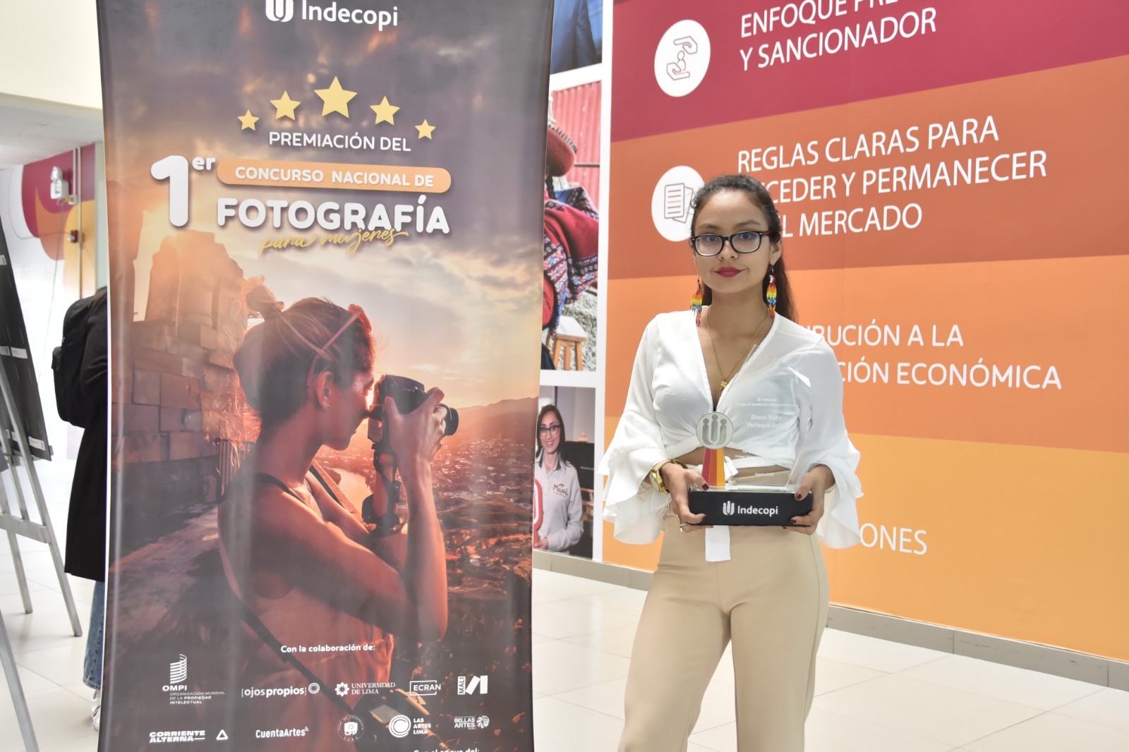 Artesanas shipibo-konibo inspiraron a joven chiclayana para ganar concurso de fotografía del Indecopi