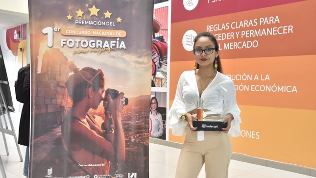 Artesanas shipibo-konibo inspiraron a joven chiclayana para ganar concurso de fotografía del Indecopi
